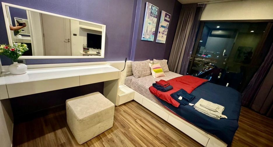 For rent 2 bedrooms condo in Khlong Toei, Bangkok
