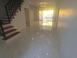 Продажа 2 спальни таунхаус в Банг Ламунг, Чонбури