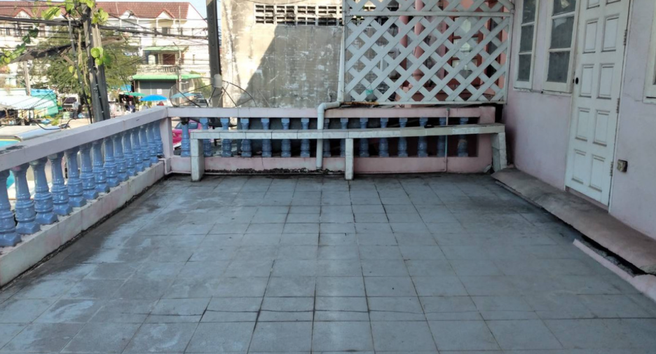 For sale 6 bedrooms townhouse in Lam Luk Ka, Pathum Thani