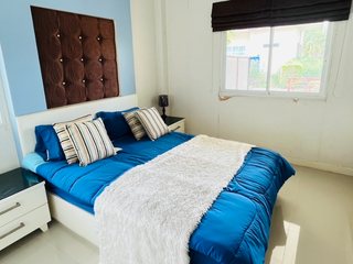 À vendre 3 chambres maison de ville à Nikhom Phatthana, Rayong