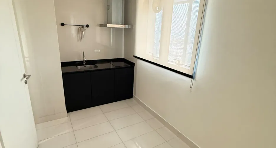 À vendre 3 chambres condo à Yan Nawa, Bangkok