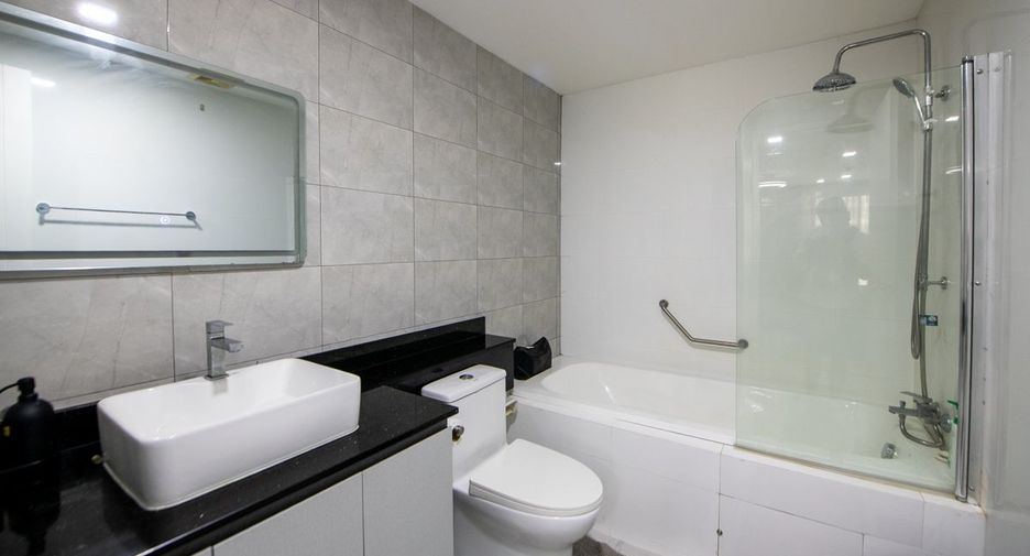For sale 3 bedrooms condo in South Pattaya, Pattaya