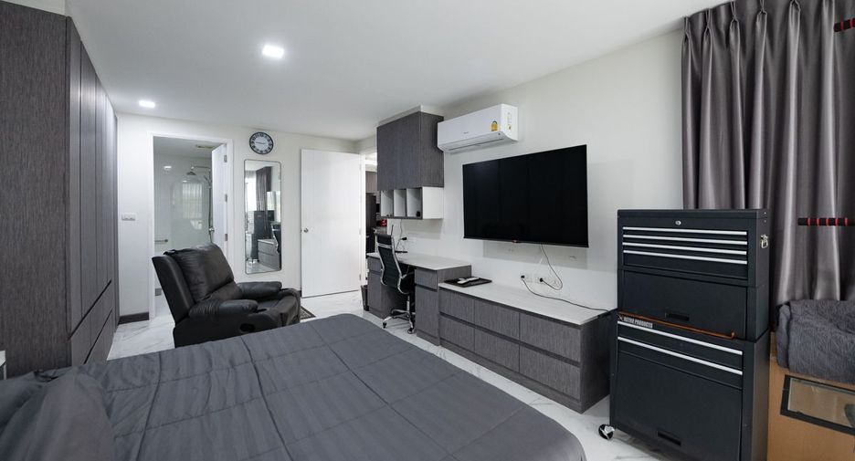 For sale 3 bedrooms condo in South Pattaya, Pattaya