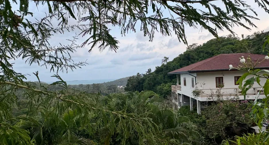 For sale 4 bedrooms house in Ko Samui, Surat Thani