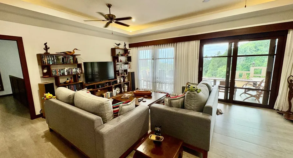 For sale 4 bedrooms house in Ko Samui, Surat Thani