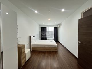 For rent 2 bedrooms condo in Yan Nawa, Bangkok