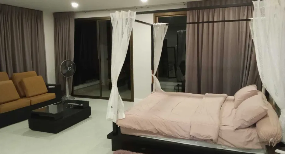 出售 和 出租 3 卧室 公寓 在 Sattahip, Chon Buri