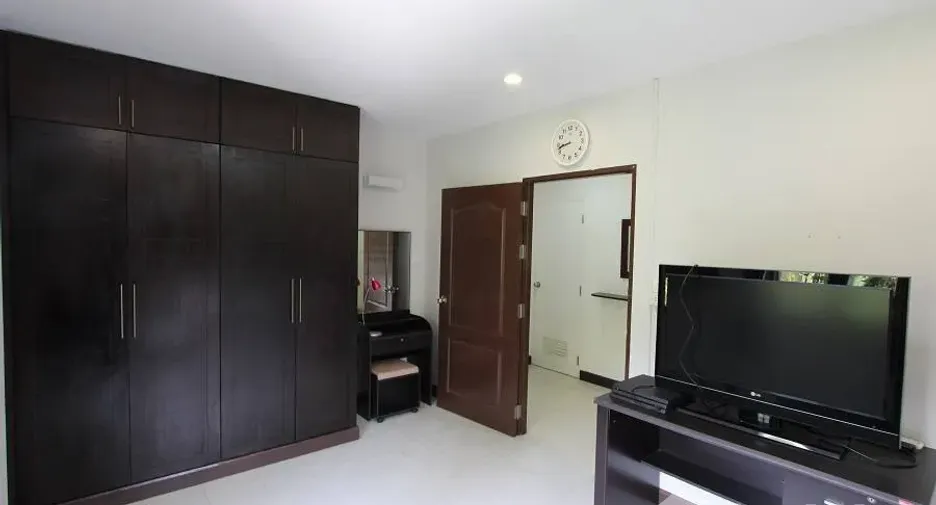 出售 和 出租 3 卧室 公寓 在 Sattahip, Chon Buri