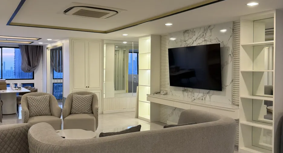 For rent 3 bedrooms condo in Khlong Toei, Bangkok