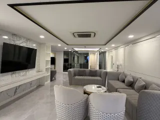 For rent 3 bedrooms condo in Khlong Toei, Bangkok