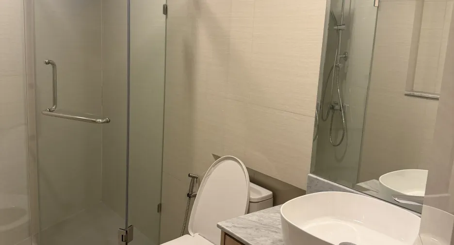 For rent 3 bedrooms condo in Khlong Toei, Bangkok