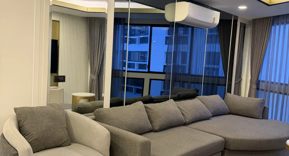 For rent 3 bedrooms condo in Khlong Toei, Bangkok