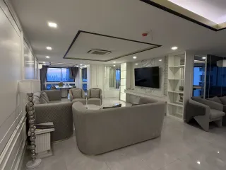 For rent 3 bedrooms condo in Khlong Toei, Bangkok