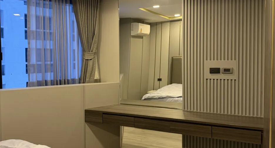 For rent 3 bedrooms condo in Khlong Toei, Bangkok