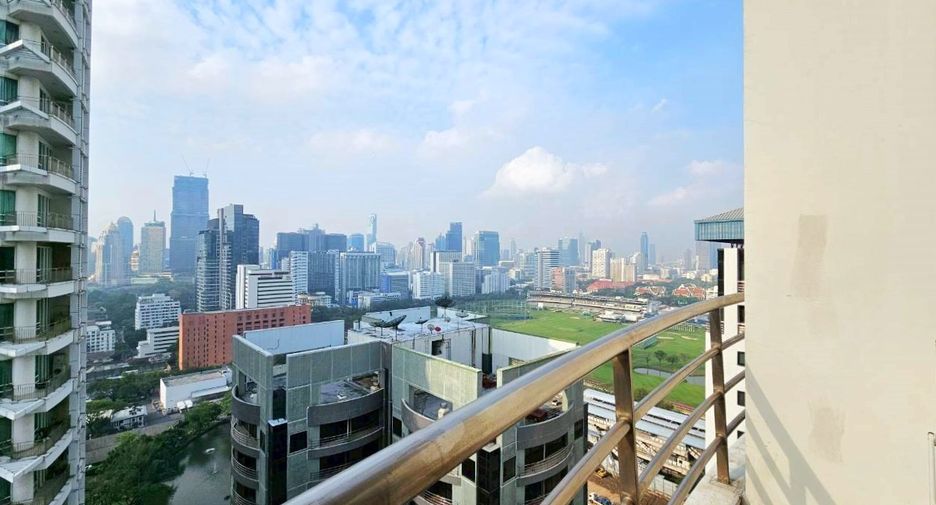 For rent 2 bedrooms condo in Pathum Wan, Bangkok