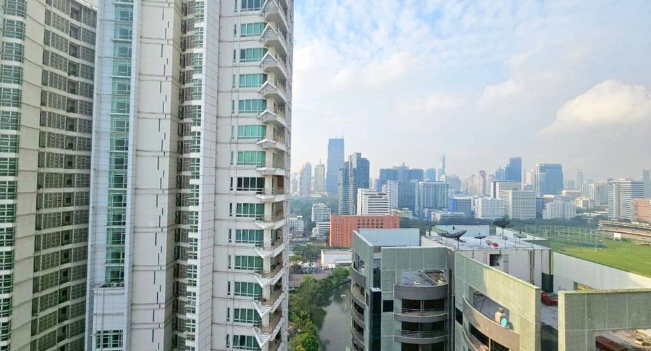 For rent 2 bedrooms condo in Pathum Wan, Bangkok