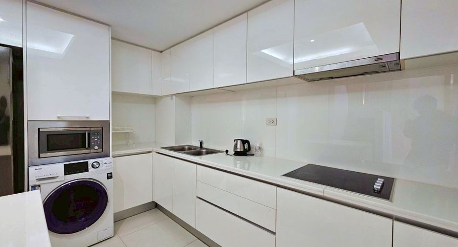 For rent 2 bedrooms condo in Pathum Wan, Bangkok