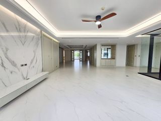 For rent 4 bedrooms condo in Watthana, Bangkok