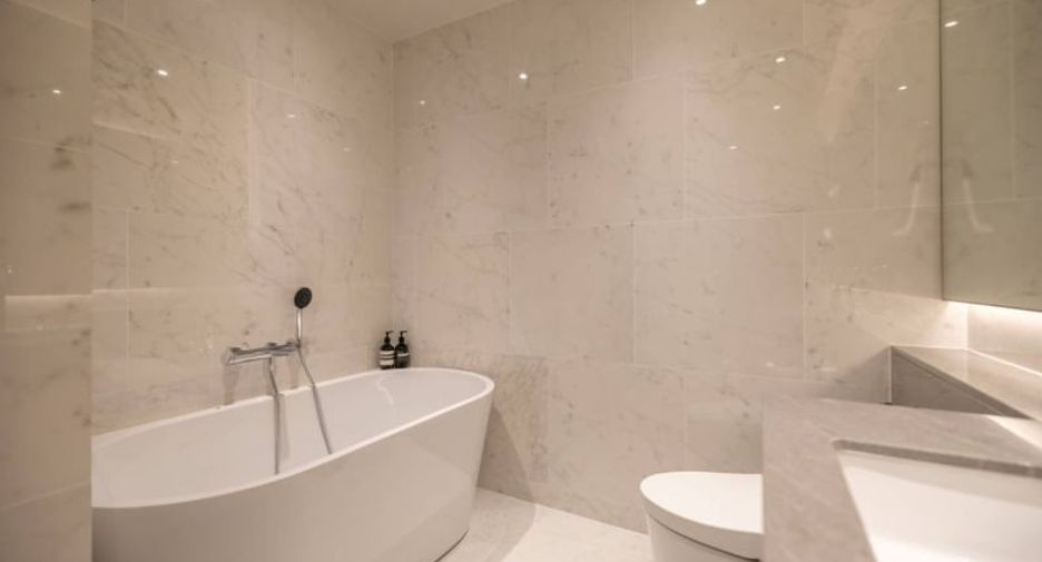 For rent 2 bedrooms condo in Pathum Wan, Bangkok