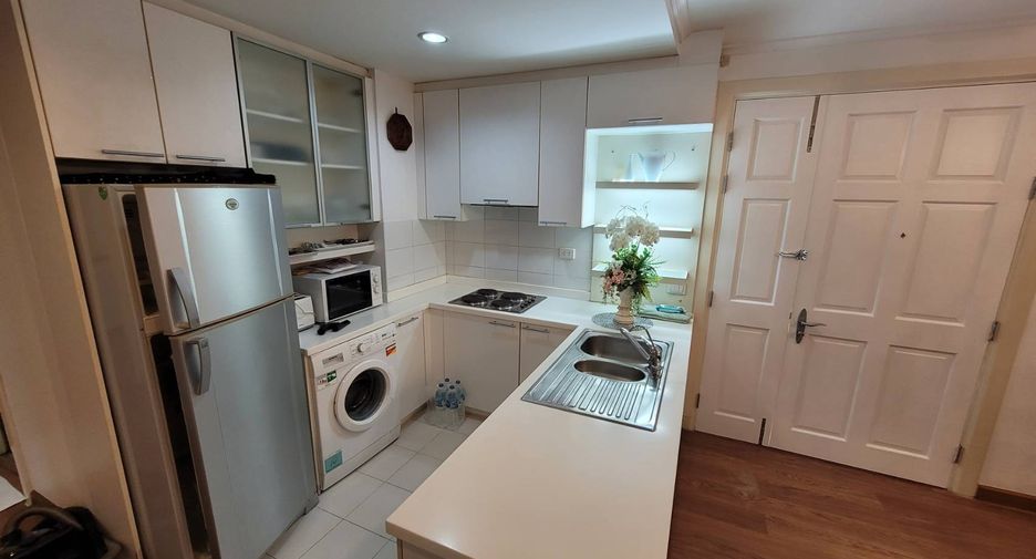 For rent 2 bedrooms condo in Watthana, Bangkok
