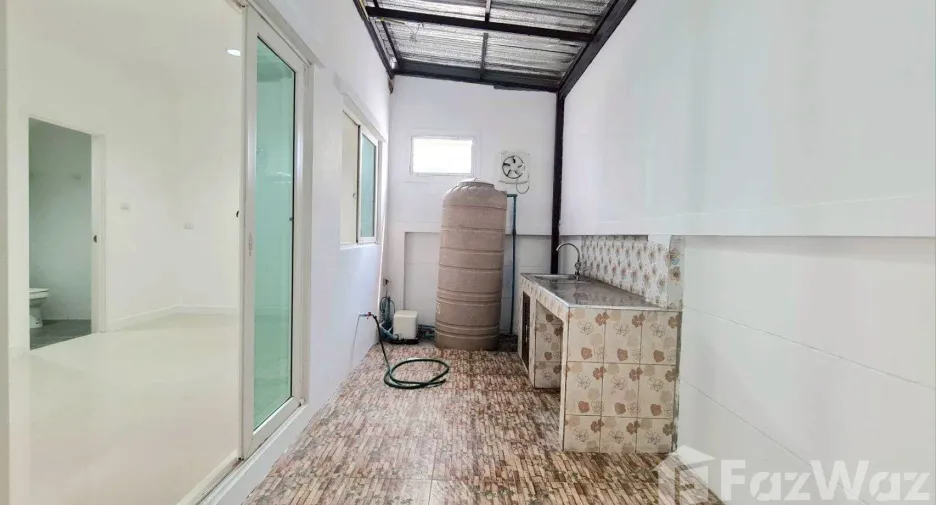 For sale 3 bedrooms townhouse in Mueang Pathum Thani, Pathum Thani