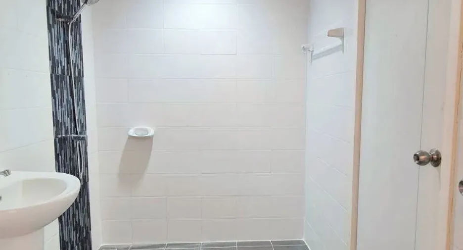 For sale 3 bedrooms townhouse in Mueang Pathum Thani, Pathum Thani
