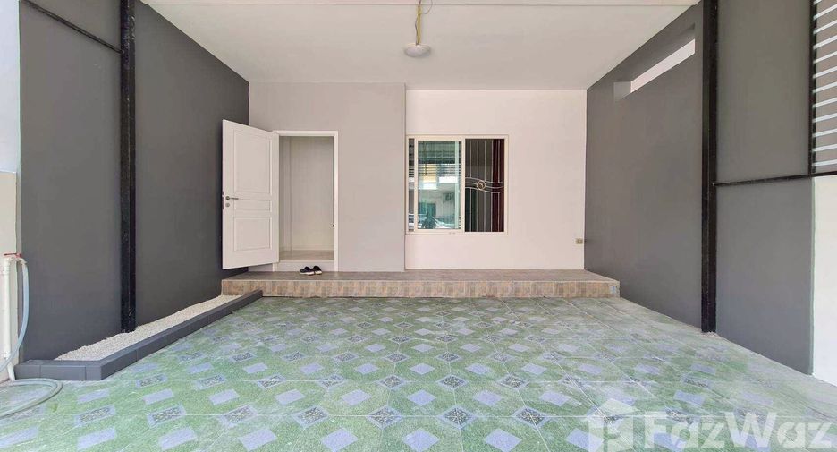 For sale 3 bedrooms townhouse in Mueang Pathum Thani, Pathum Thani