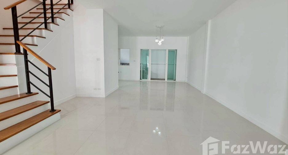 For sale 3 bedrooms townhouse in Mueang Pathum Thani, Pathum Thani