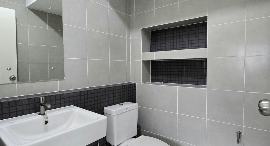For sale 3 bedrooms townhouse in Pak Kret, Nonthaburi