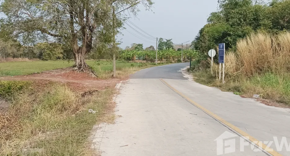 出售 土地 在 Phanat Nikhom, Chon Buri