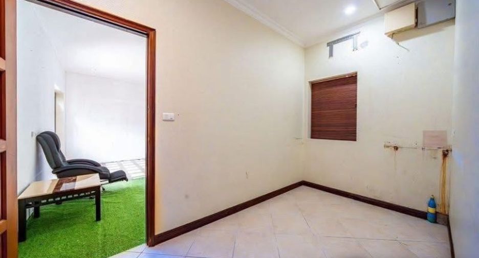 For sale 4 bedrooms house in Pratumnak, Pattaya