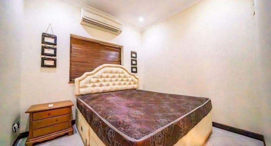 For sale 4 bedrooms house in Pratumnak, Pattaya