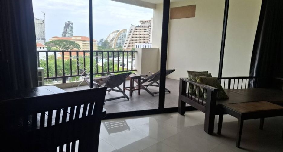 For sale studio condo in Bang Lamung, Chonburi