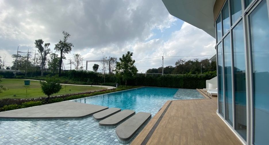 For sale 5 bedrooms house in Bang Lamung, Chonburi