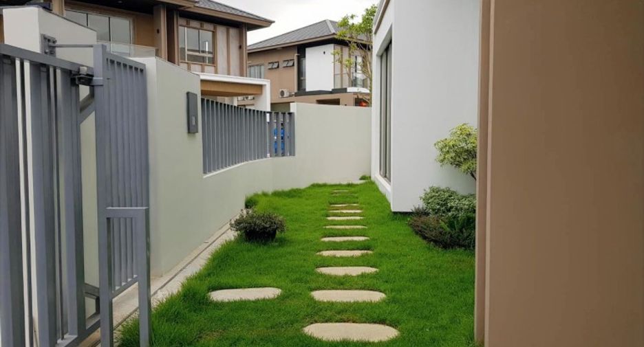 For sale 5 bedrooms house in Bang Lamung, Chonburi