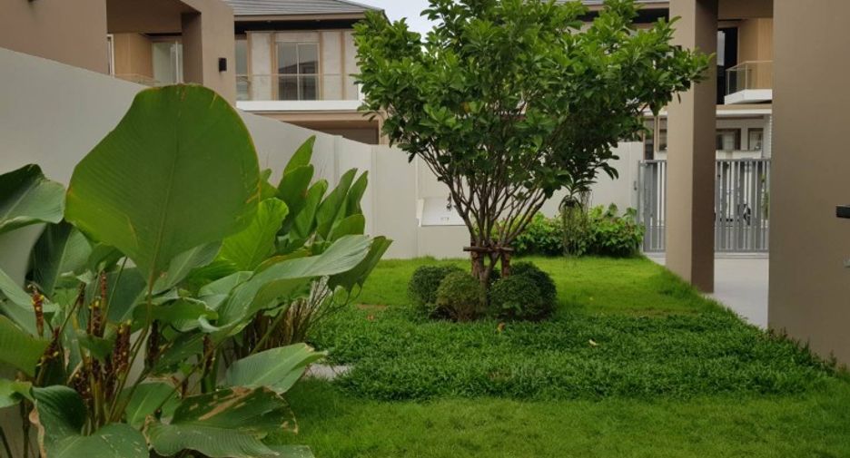 For sale 5 bedrooms house in Bang Lamung, Chonburi
