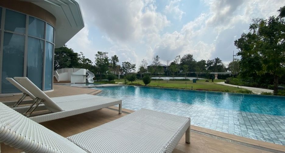 For sale 5 bedrooms house in Bang Lamung, Chonburi