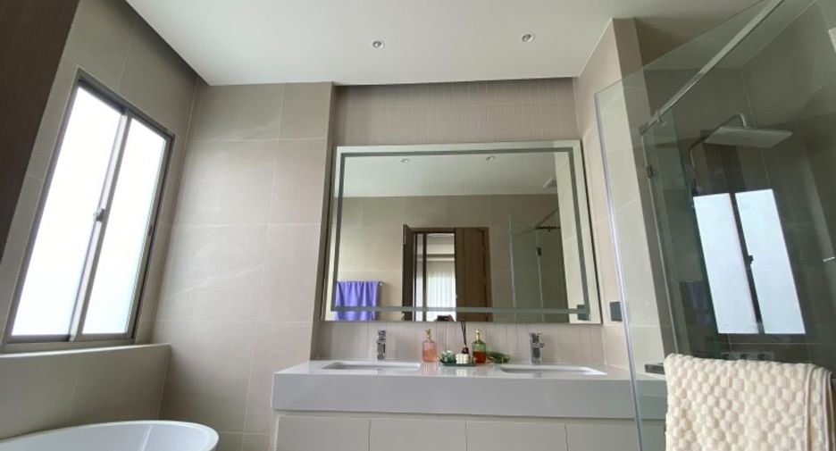 For sale 5 bedrooms house in Bang Lamung, Chonburi