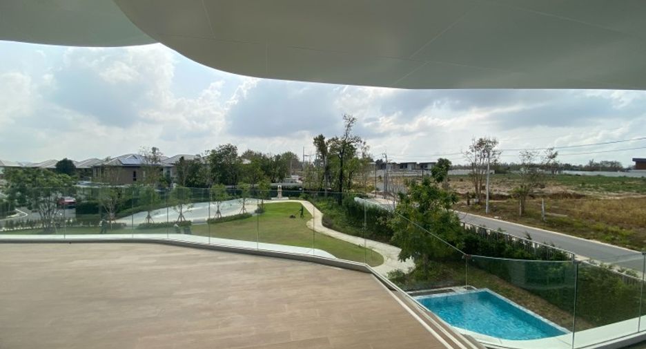 For sale 5 bedrooms house in Bang Lamung, Chonburi