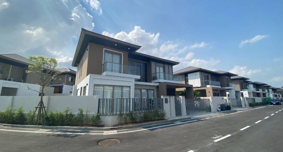 For sale 5 bedrooms house in Bang Lamung, Chonburi