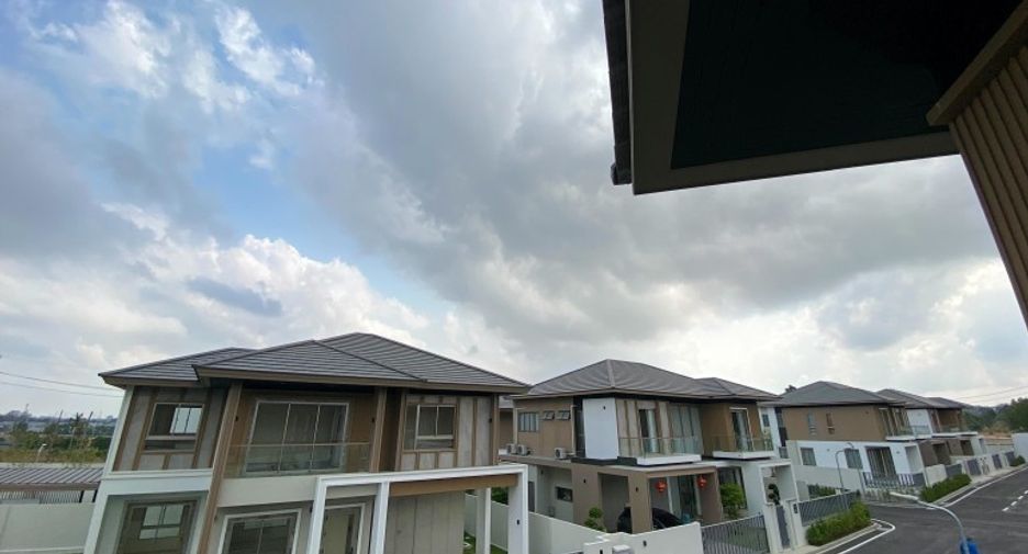 For sale 5 bedrooms house in Bang Lamung, Chonburi