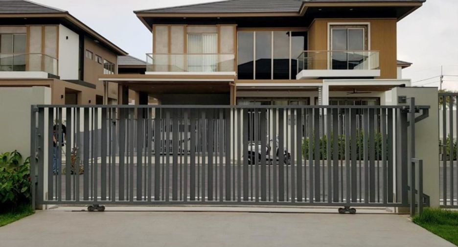 For sale 5 bedrooms house in Bang Lamung, Chonburi