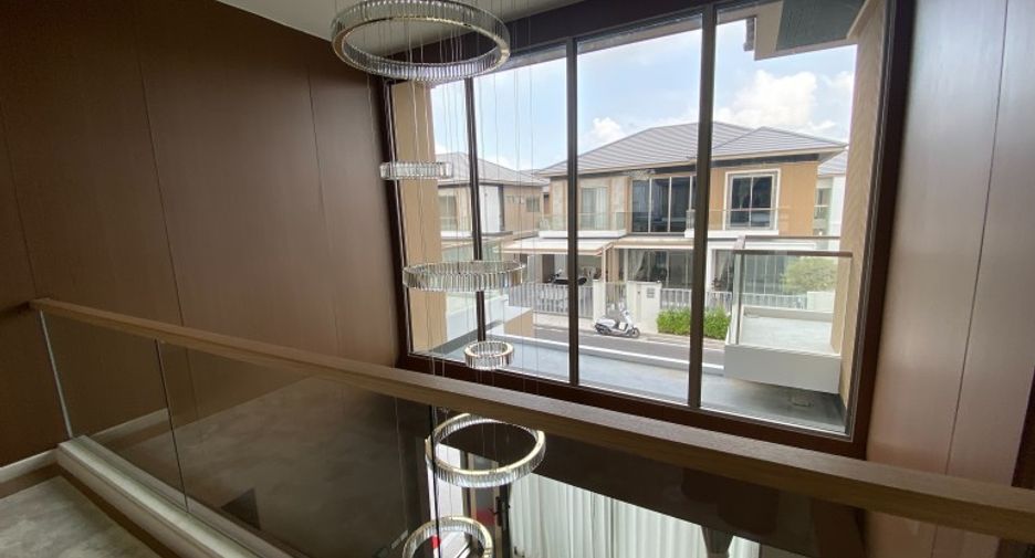 For sale 5 bedrooms house in Bang Lamung, Chonburi
