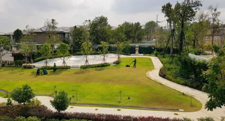 For sale 5 bedrooms house in Bang Lamung, Chonburi