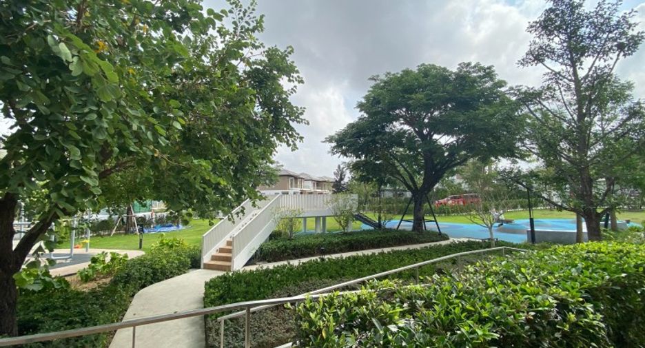 For sale 5 bedrooms house in Bang Lamung, Chonburi