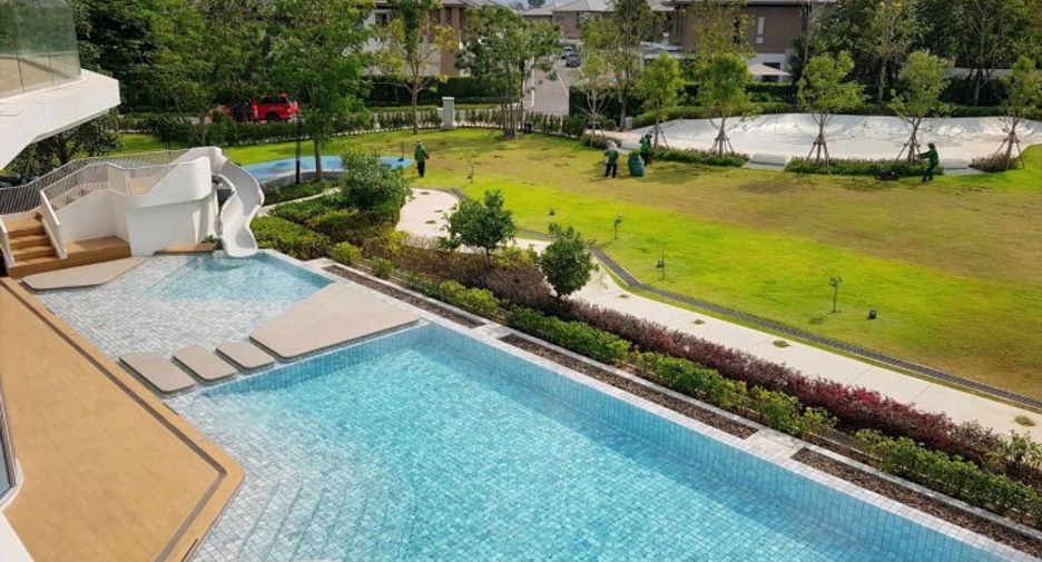 For sale 5 bedrooms house in Bang Lamung, Chonburi