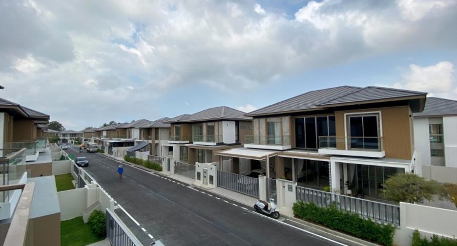 For sale 5 bedrooms house in Bang Lamung, Chonburi