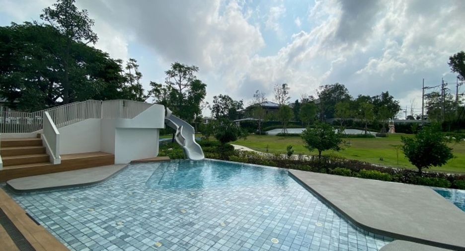 For sale 5 bedrooms house in Bang Lamung, Chonburi