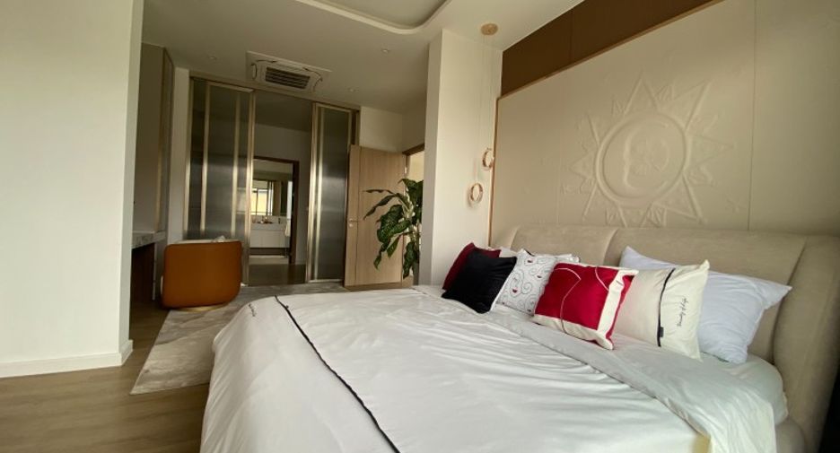 For sale 5 bedrooms house in Bang Lamung, Chonburi