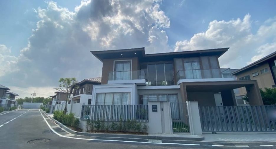For sale 5 bedrooms house in Bang Lamung, Chonburi